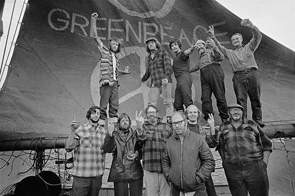 1971-Greenpeace-Rainbow-Warrior